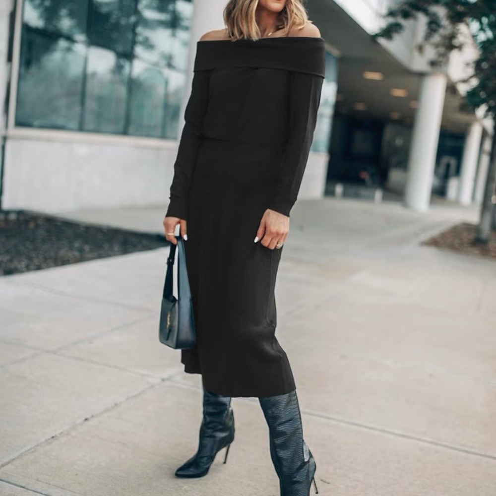 Splendid x Cella Jane Blog:
Knit
Off-the-shoulder
Long sleeves
Pullover - medium